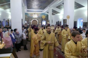 Божественная литургия в храме в честь Покрова Божией Матери г.Покровска (Энгельса)