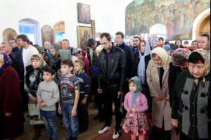 Божественная литургия в храме в честь Покрова Божией Матери г.Покровска (Энгельса)