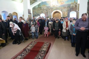 Божественная литургия в храме в честь Покрова Божией Матери г.Покровска (Энгельса)