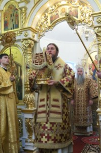 Божественная литургия в храме в честь Покрова Божией Матери г.Покровска (Энгельса)