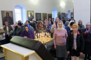 Божественная литургия в храме в честь Покрова Божией Матери г.Покровска (Энгельса)