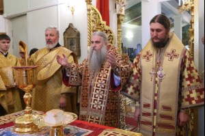 Божественная литургия в храме в честь Покрова Божией Матери г.Покровска (Энгельса)