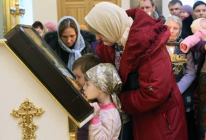 Божественная литургия в храме в честь Покрова Божией Матери г.Покровска (Энгельса)