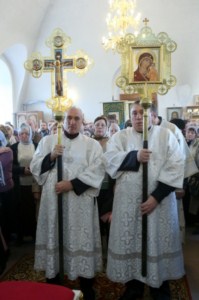 Божественная литургия в храме Архангела Михаила села Михайловка Саратовского района