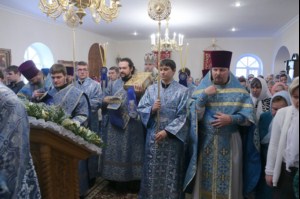Божественная литургия в храме в честь иконы Божией Матери «Скоропослушница» пос. Шиханы-1