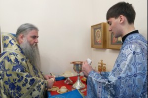 Божественная литургия в храме в честь иконы Божией Матери «Скоропослушница» пос. Шиханы-1