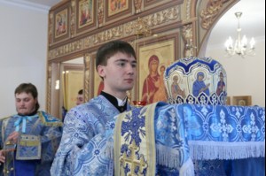 Божественная литургия в храме в честь иконы Божией Матери «Скоропослушница» пос. Шиханы-1