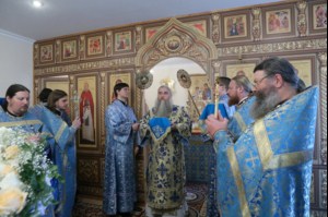 Божественная литургия в храме в честь иконы Божией Матери «Скоропослушница» пос. Шиханы-1