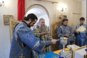 Божественная литургия в храме в честь иконы Божией Матери «Скоропослушница» пос. Шиханы-1
