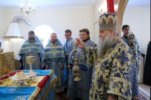 Божественная литургия в храме в честь иконы Божией Матери «Скоропослушница» пос. Шиханы-1