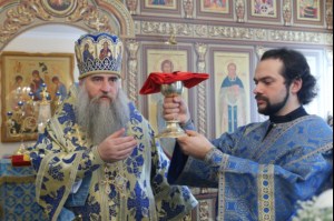 Божественная литургия в храме в честь иконы Божией Матери «Скоропослушница» пос. Шиханы-1