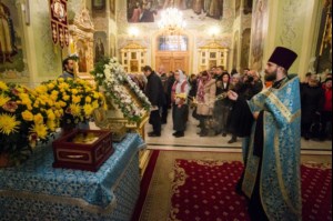 В Саратов принесены мощи святителя Спиридона Тримифунтского и святителя Луки, архиепископа Крымского