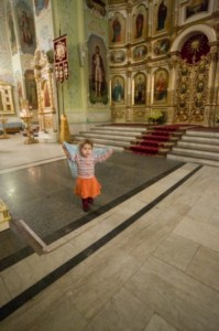 В Саратов принесены мощи святителя Спиридона Тримифунтского и святителя Луки, архиепископа Крымского
