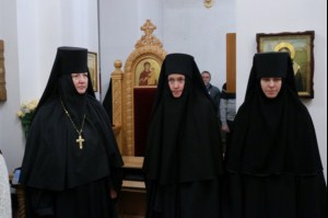 Божественная литургия в Свято-Алексиевском женском монастыре Саратова
