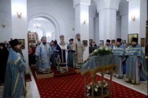 Божественная литургия в Свято-Алексиевском женском монастыре Саратова