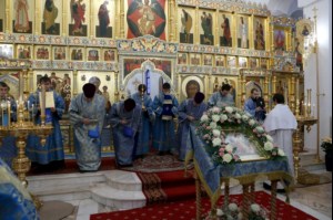 Божественная литургия в Свято-Алексиевском женском монастыре Саратова