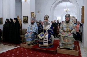 Божественная литургия в Свято-Алексиевском женском монастыре Саратова