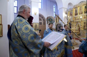 Божественная литургия в Свято-Алексиевском женском монастыре Саратова
