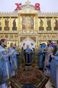 Божественная литургия в Свято-Алексиевском женском монастыре Саратова