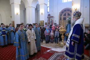 Божественная литургия в Свято-Алексиевском женском монастыре Саратова