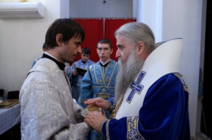Божественная литургия в Свято-Алексиевском женском монастыре Саратова