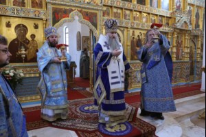 Божественная литургия в Свято-Алексиевском женском монастыре Саратова