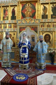 Божественная литургия в Свято-Алексиевском женском монастыре Саратова