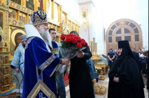 Божественная литургия в Свято-Алексиевском женском монастыре Саратова