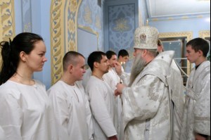 Крещальная литургия в Свято-Троицком соборе Саратова