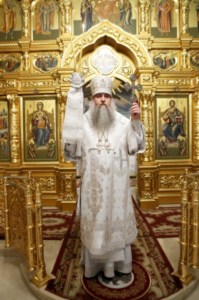 Крещальная литургия в Свято-Троицком соборе Саратова