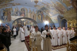 Крещальная литургия в Свято-Троицком соборе Саратова
