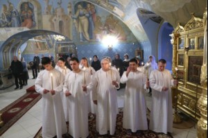 Крещальная литургия в Свято-Троицком соборе Саратова