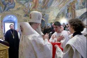 Крещальная литургия в Свято-Троицком соборе Саратова