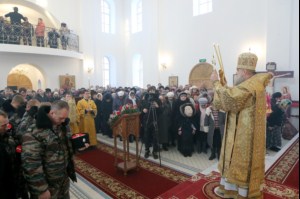 Первая Божественная литургия в Петропавловском храме Аткарска