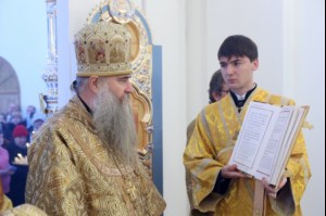 Первая Божественная литургия в Петропавловском храме Аткарска