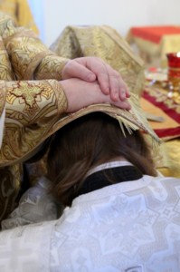Первая Божественная литургия в Петропавловском храме Аткарска