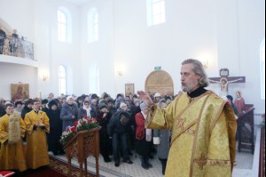 Первая Божественная литургия в Петропавловском храме Аткарска