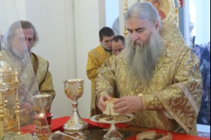 Первая Божественная литургия в Петропавловском храме Аткарска