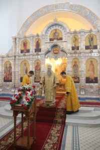 Первая Божественная литургия в Петропавловском храме Аткарска