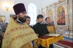 Первая Божественная литургия в Петропавловском храме Аткарска