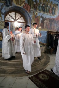 Царские часы, Изобразительны, Великая вечерня и Крещальная литургия в Свято-Троицком соборе Саратова