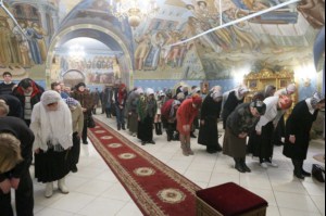 Царские часы, Изобразительны, Великая вечерня и Крещальная литургия в Свято-Троицком соборе Саратова