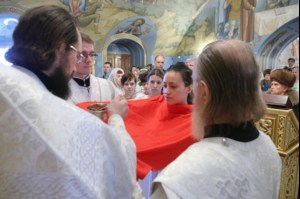 Царские часы, Изобразительны, Великая вечерня и Крещальная литургия в Свято-Троицком соборе Саратова