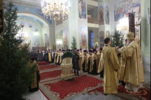 Великая Рождественская вечерня в храме в честь Покрова Божией Матери Саратова