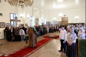 Всенощное бдение на Архиерейском подворье - храме во имя преподобного Серафима Саровского г. Саратова