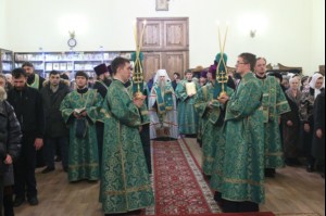 Всенощное бдение на Архиерейском подворье - храме во имя преподобного Серафима Саровского г. Саратова