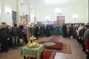 Всенощное бдение на Архиерейском подворье - храме во имя преподобного Серафима Саровского г. Саратова