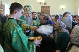 Божественная литургия на Архиерейском подворье — храме во имя преподобного Серафима Саровского г.Саратова