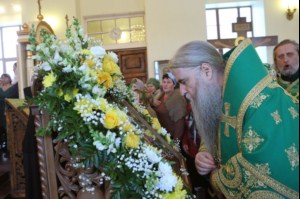 Божественная литургия на Архиерейском подворье — храме во имя преподобного Серафима Саровского г.Саратова