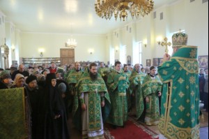 Божественная литургия на Архиерейском подворье — храме во имя преподобного Серафима Саровского г.Саратова
